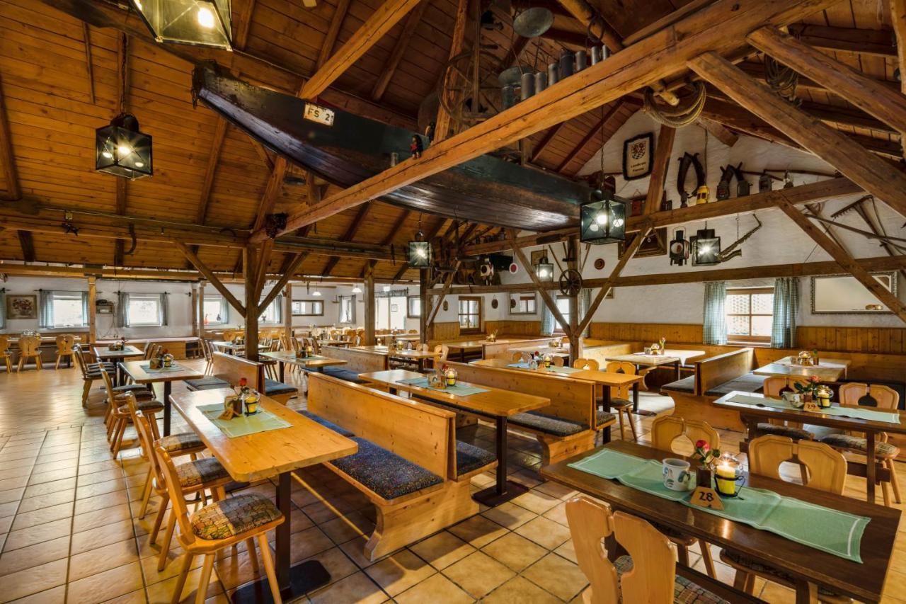 Hotel Preishof Kirchham Exterior photo